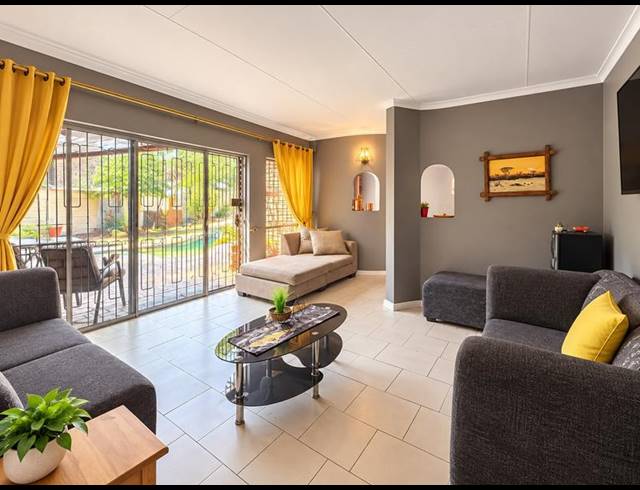 5 BEDROOM HOUSE FOR SALE IN SUNWARD PARK